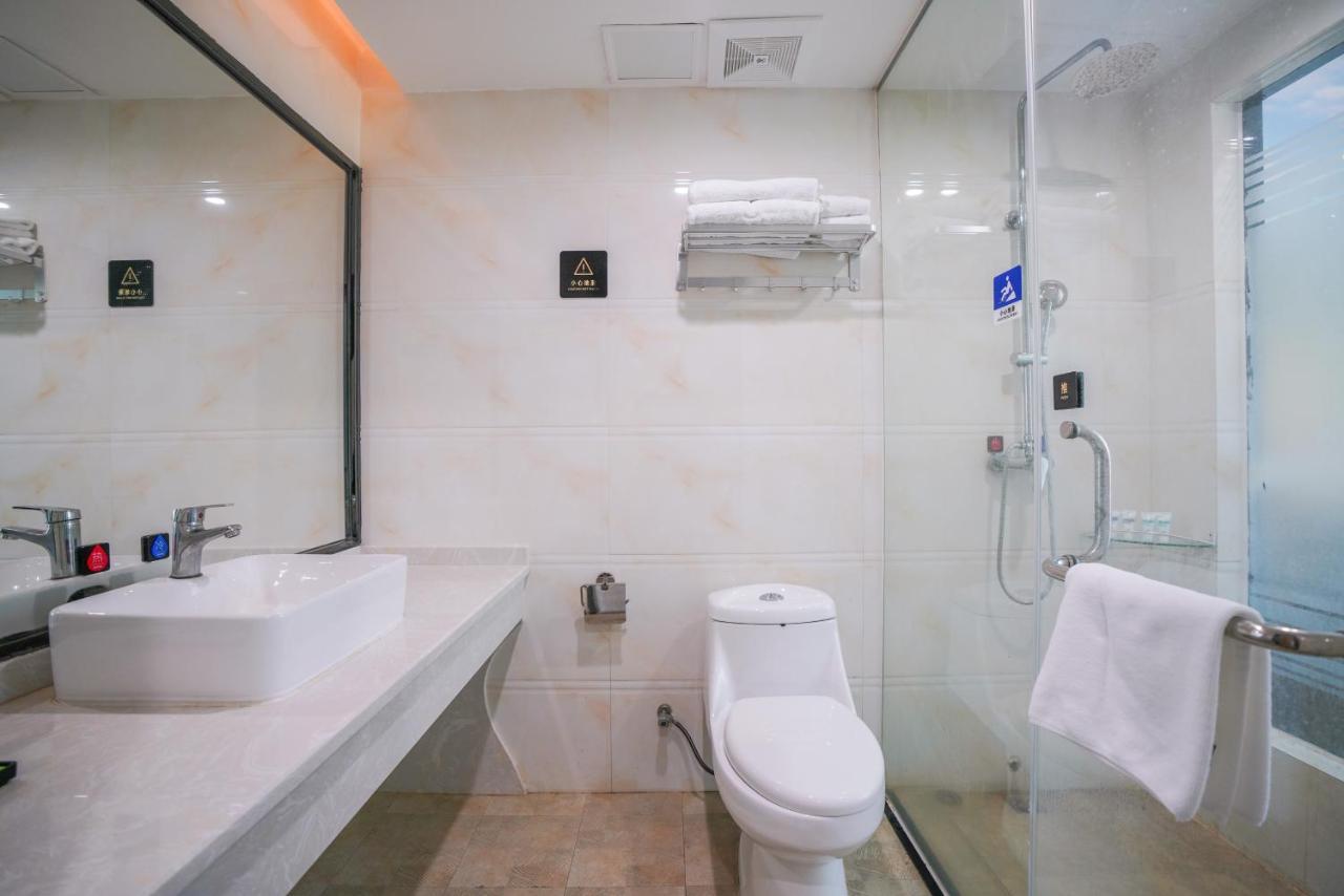 Felice Hotel-Guangzhou Baiyun International Airport Renhe Metro Station Branch قوانغتشو المظهر الخارجي الصورة