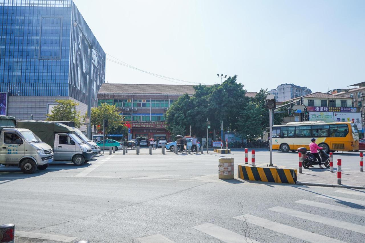 Felice Hotel-Guangzhou Baiyun International Airport Renhe Metro Station Branch قوانغتشو المظهر الخارجي الصورة