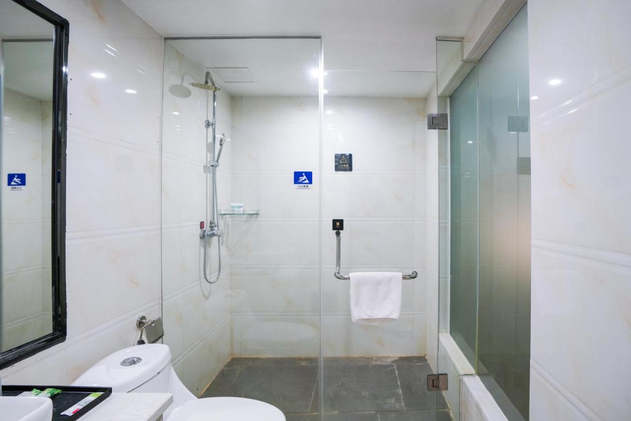 Felice Hotel-Guangzhou Baiyun International Airport Renhe Metro Station Branch قوانغتشو المظهر الخارجي الصورة