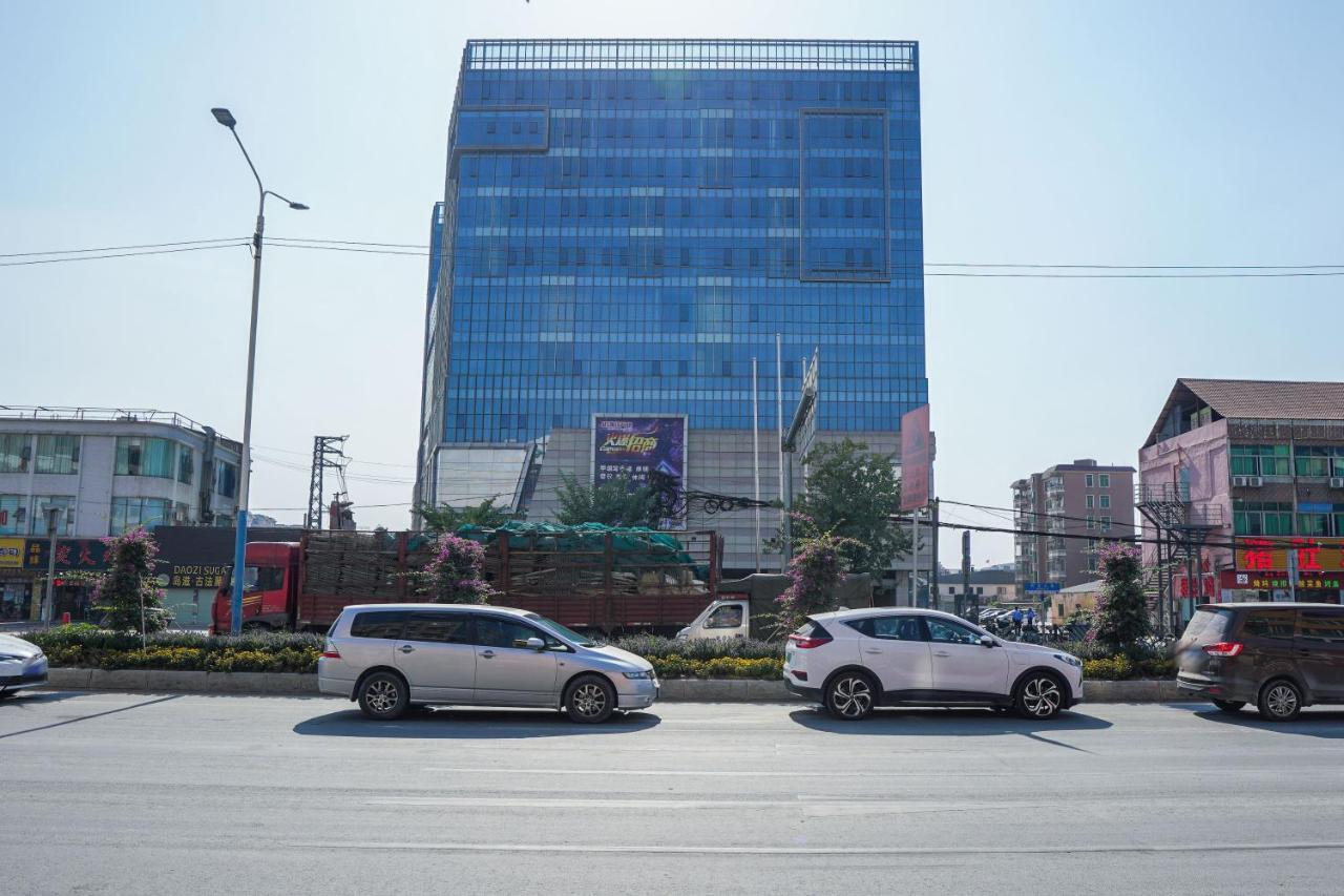 Felice Hotel-Guangzhou Baiyun International Airport Renhe Metro Station Branch قوانغتشو المظهر الخارجي الصورة